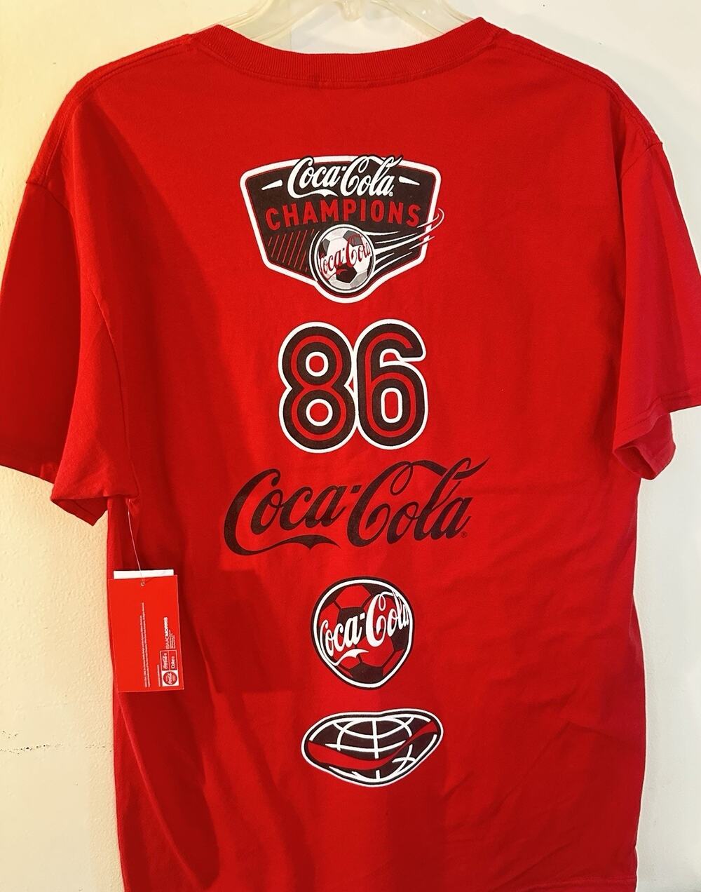 Coca-Cola Coke Champions Soccer 1886 Red T-shirt Adult Size Medium Brand New